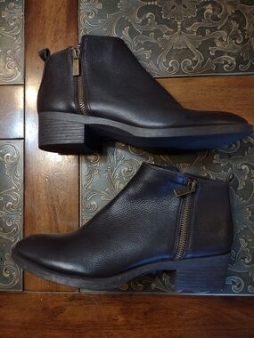 Kenneth Cole Chocolate Brown Leather Double Side-Zip Ankle Booties NWOT Sz 9